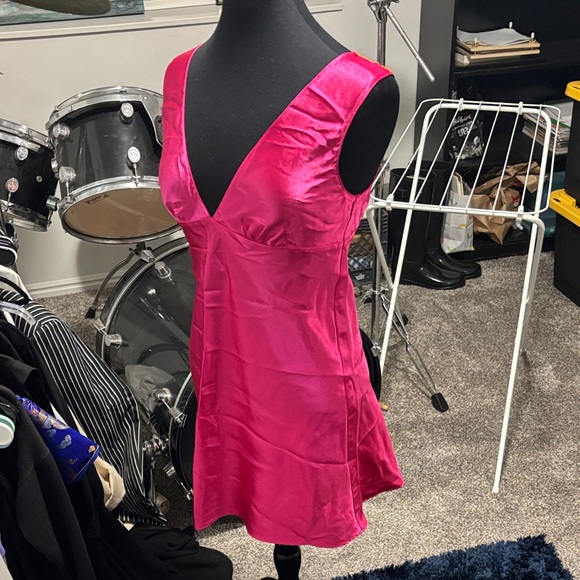 Vibrant Pink Satin Dress - Picture 5 of 6